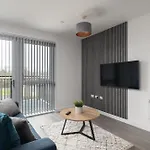 31 Grand Court - Lovely Home Near Canal, Park, & Central Mk